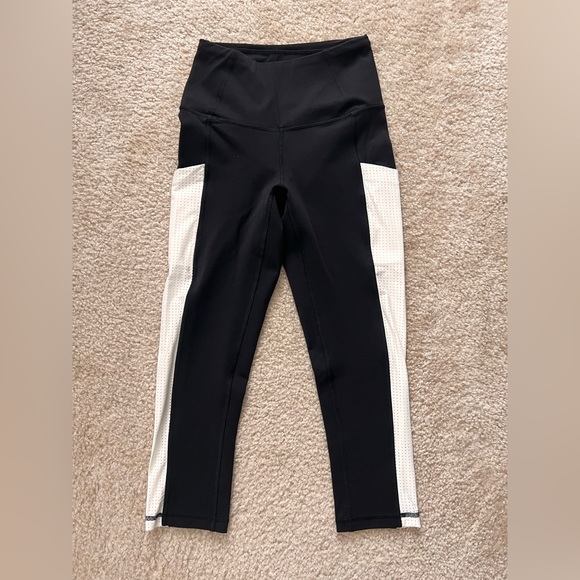 The North Face Motivation High Rise Pocket Flashdry Crop Leggings Pants - Picture 4 of 6
